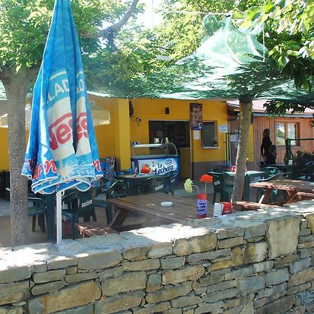 Camping Organya Hotel Bagian luar foto
