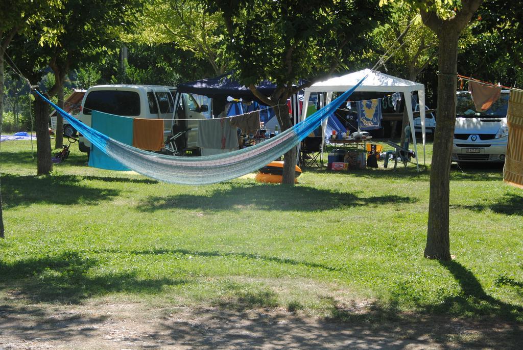 Camping Organya Hotel Bagian luar foto